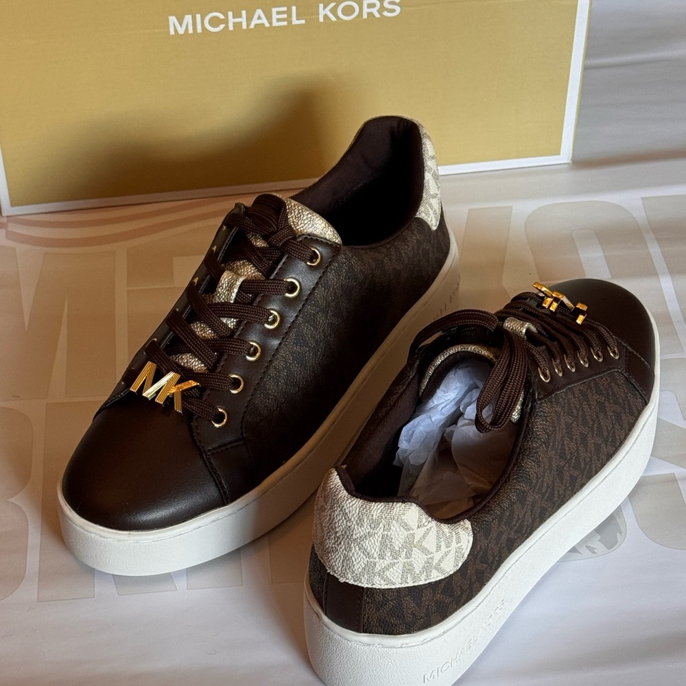 Michael Kors Poppy Lace Up Sneakers With Box